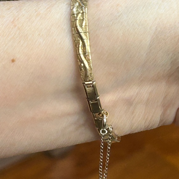 Caravelle Ladies Cocktail Watch. Gold Filled - Picture 14 of 17